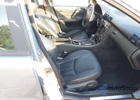 2006 Mercedes-Benz C 280 4Matic из США, поврежденный, VIN WDBRF92J26F738404